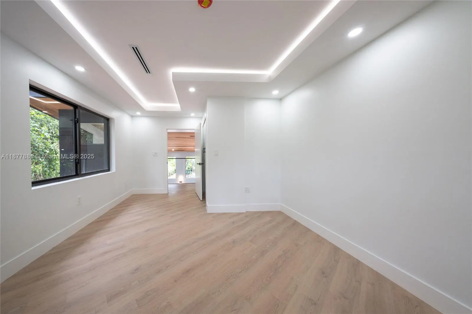6525 SW 133