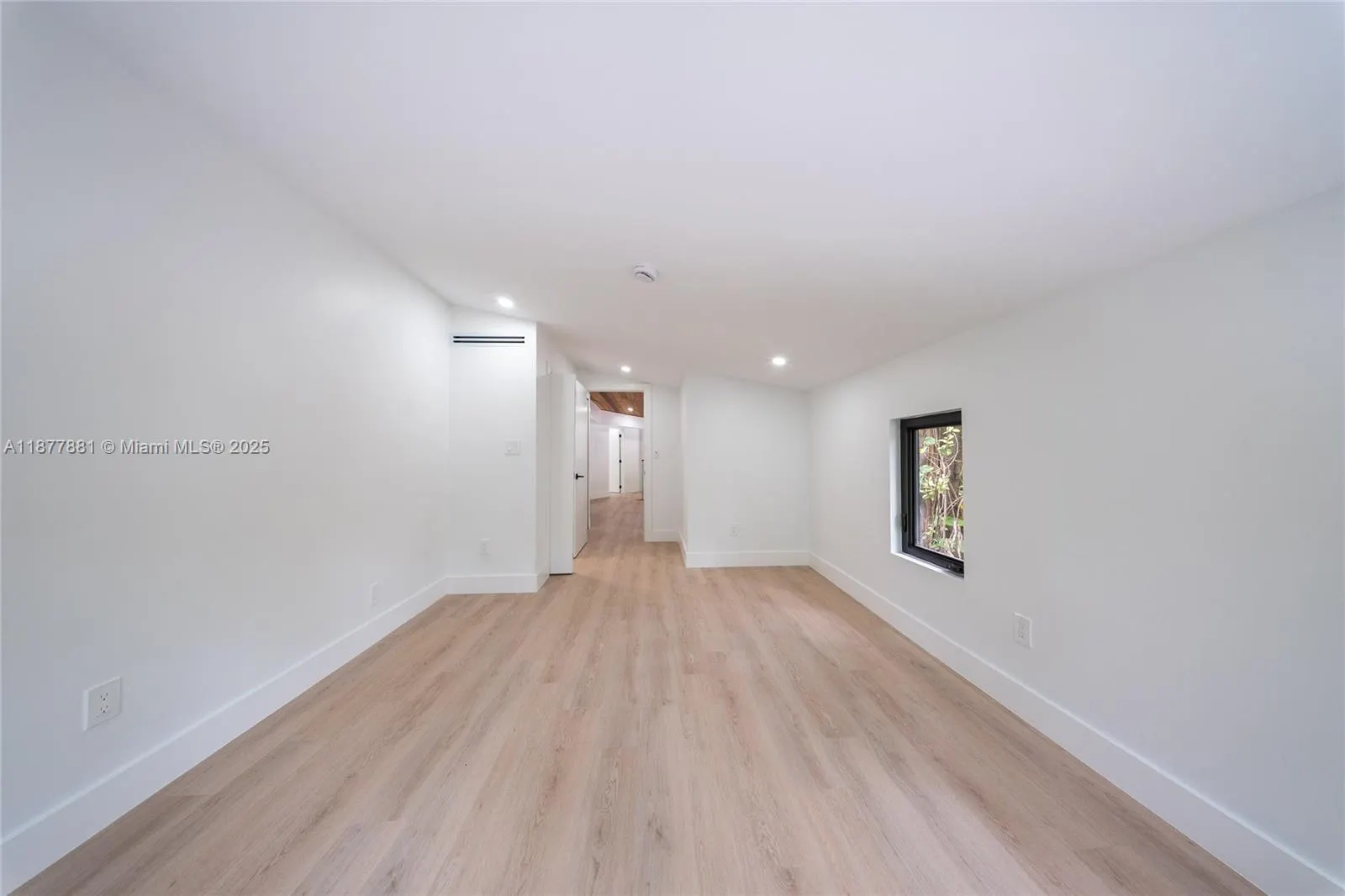 6525 SW 133