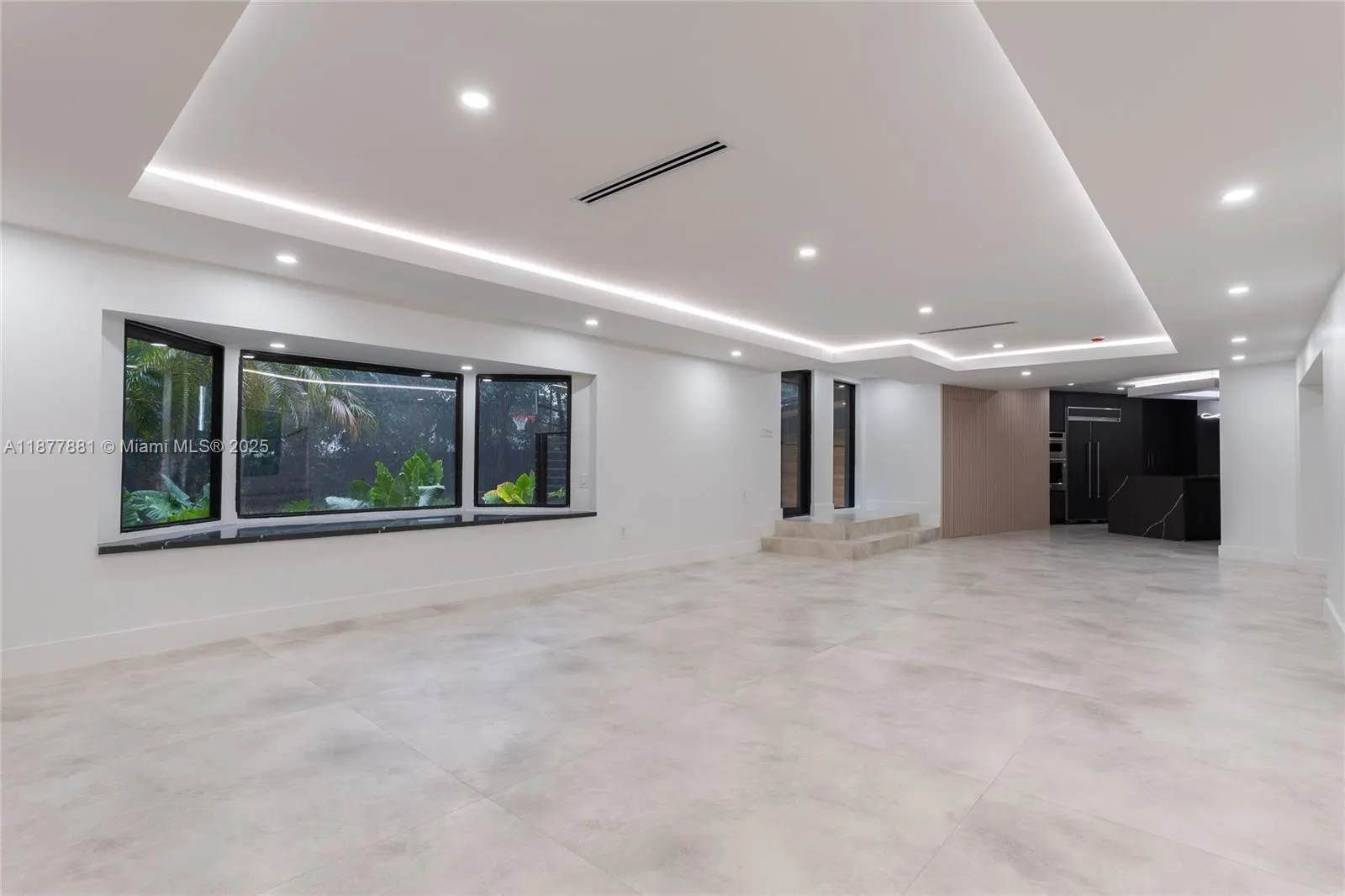 6525 SW 133