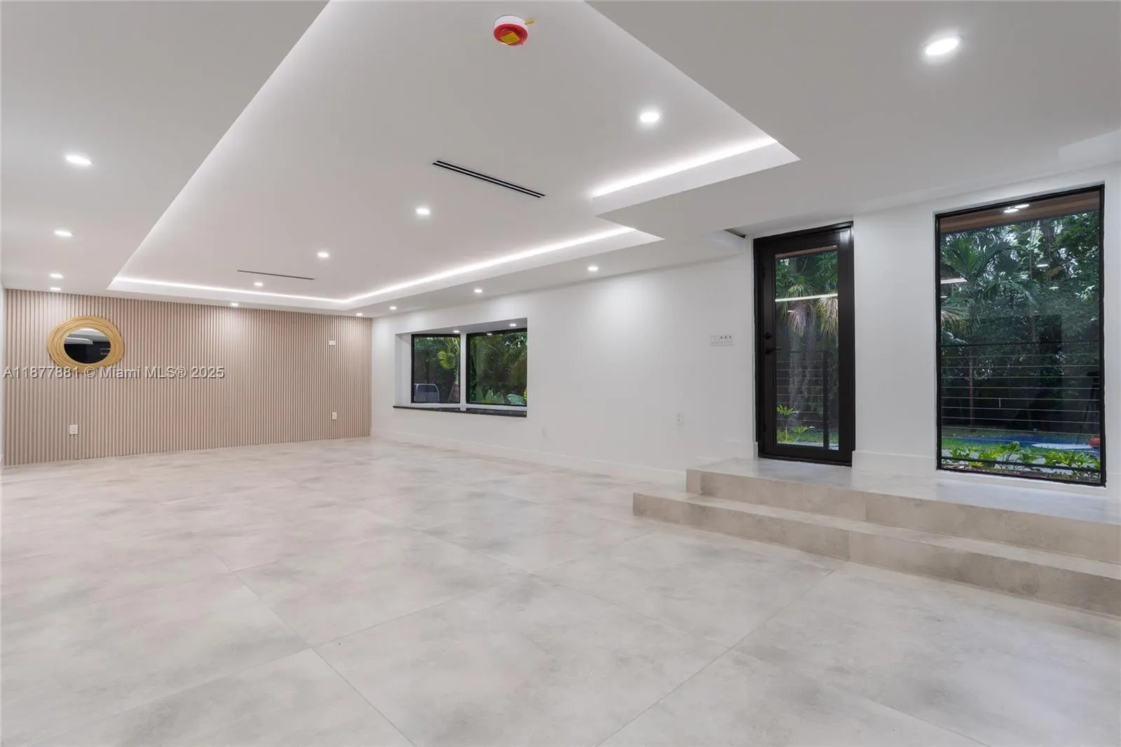 6525 SW 133