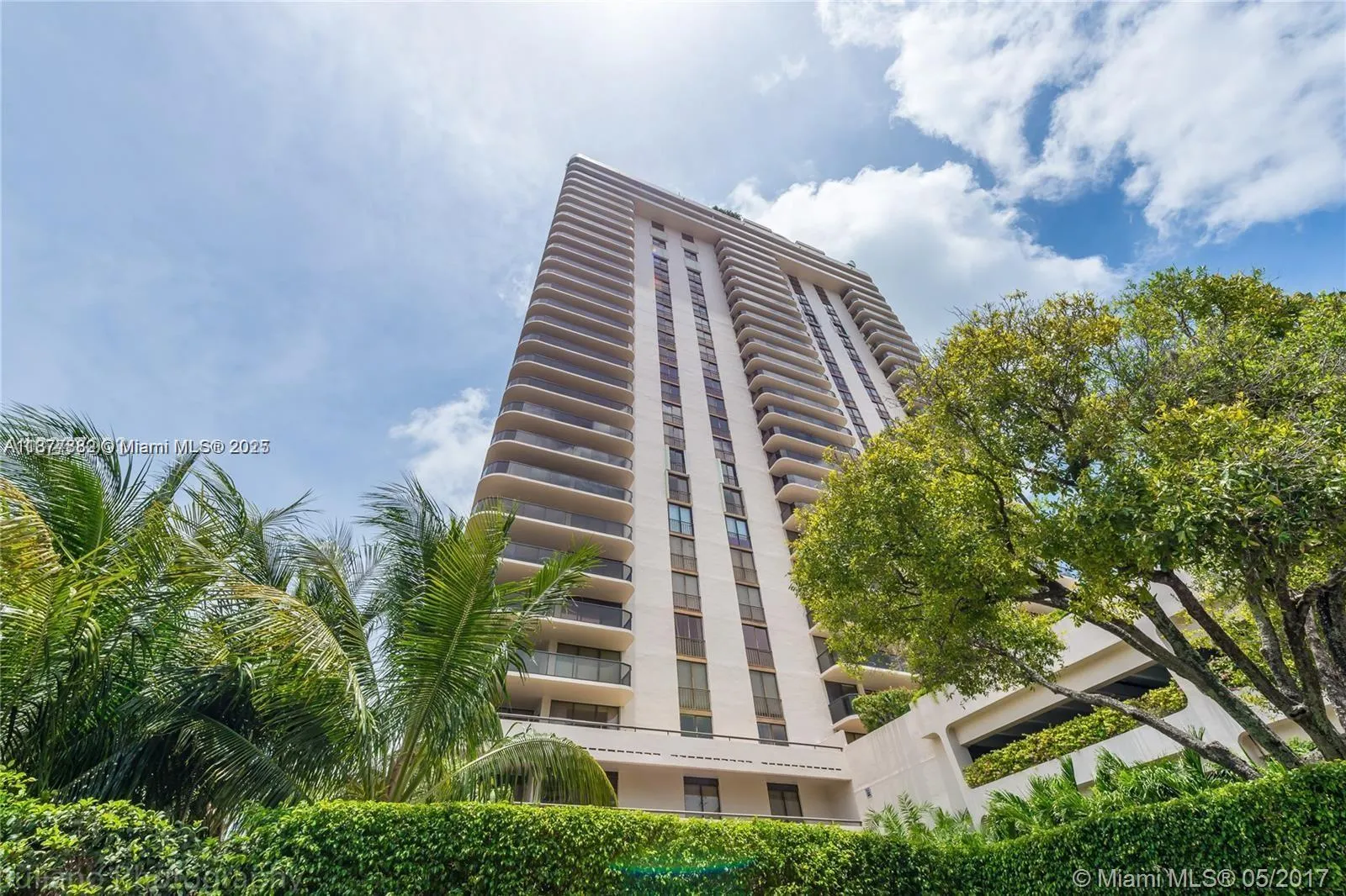 19667 Turnberry Way, #5E