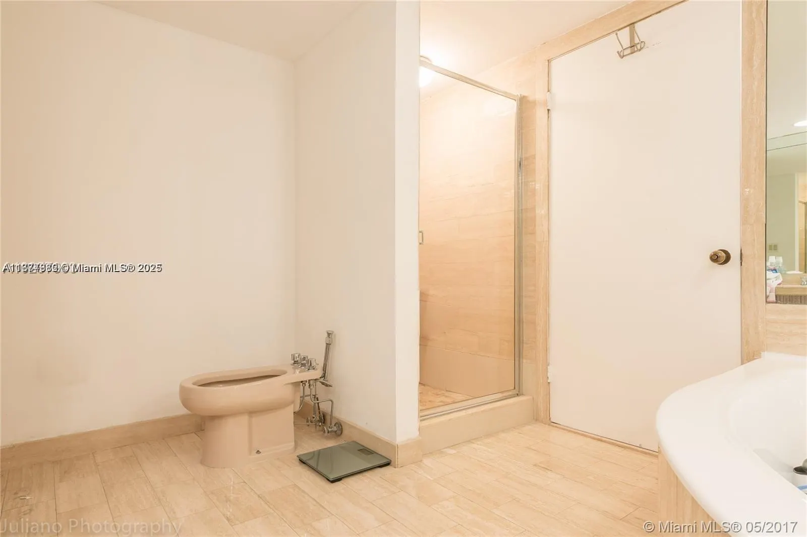 19667 Turnberry Way, #5E