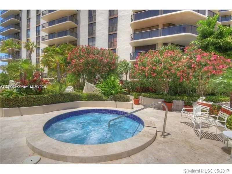 19667 Turnberry Way, #5E