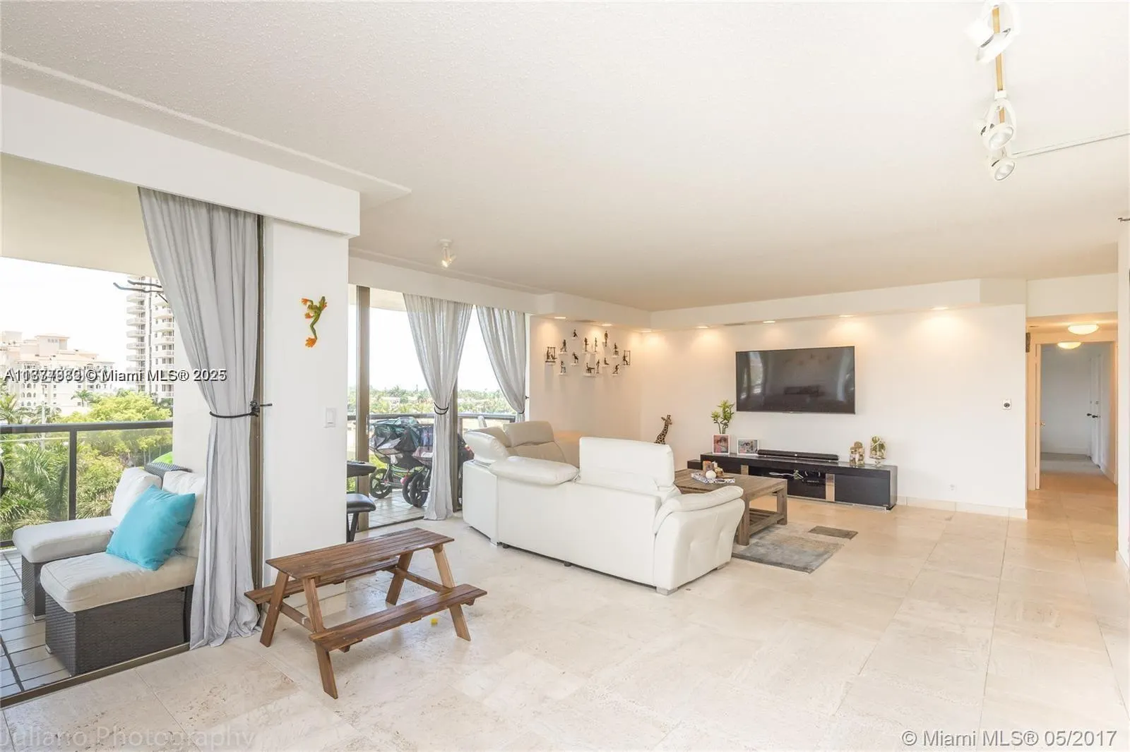 19667 Turnberry Way, #5E