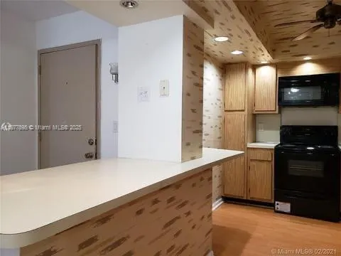 20860 San Simeon Way, #404-6
