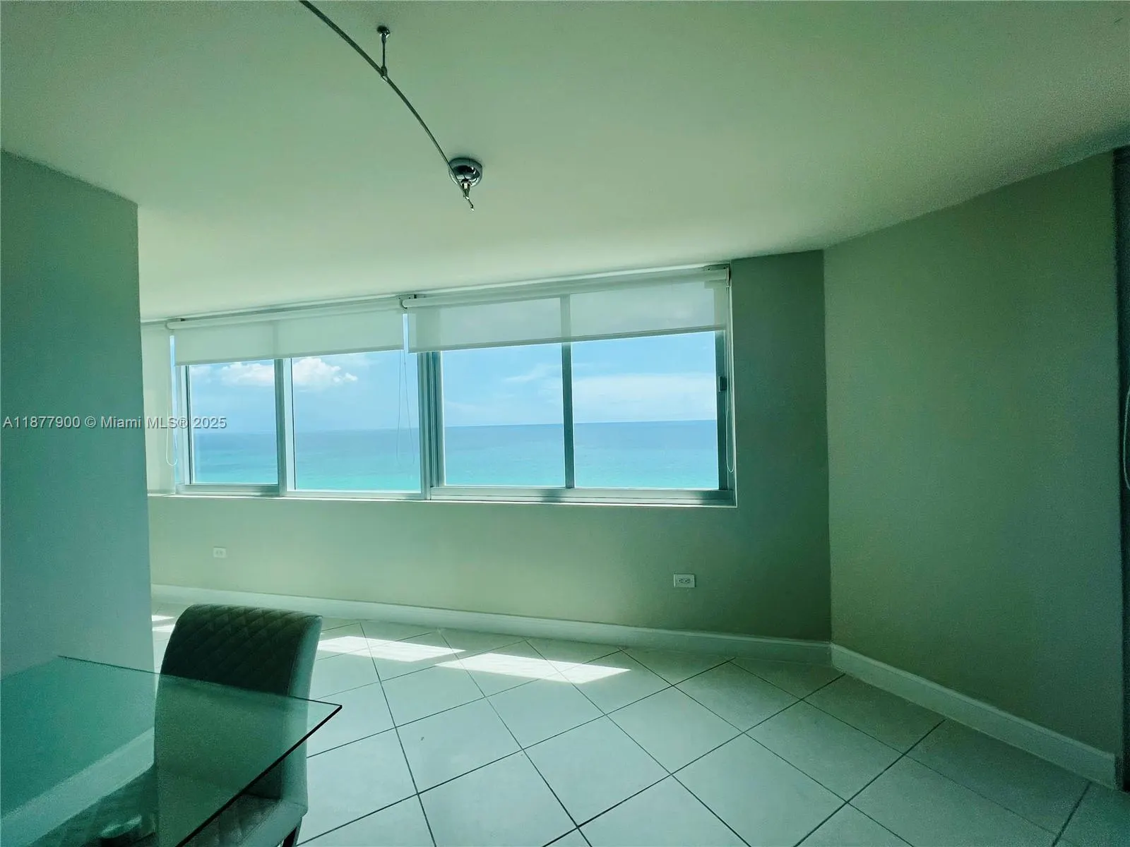 7135 Collins Ave, #1406
