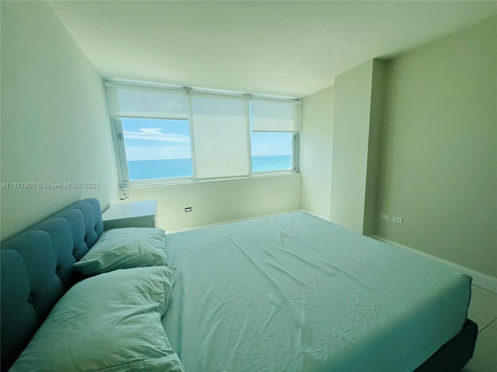 7135 Collins Ave, #1406