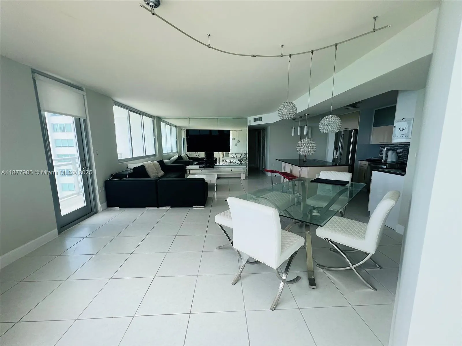 7135 Collins Ave, #1406