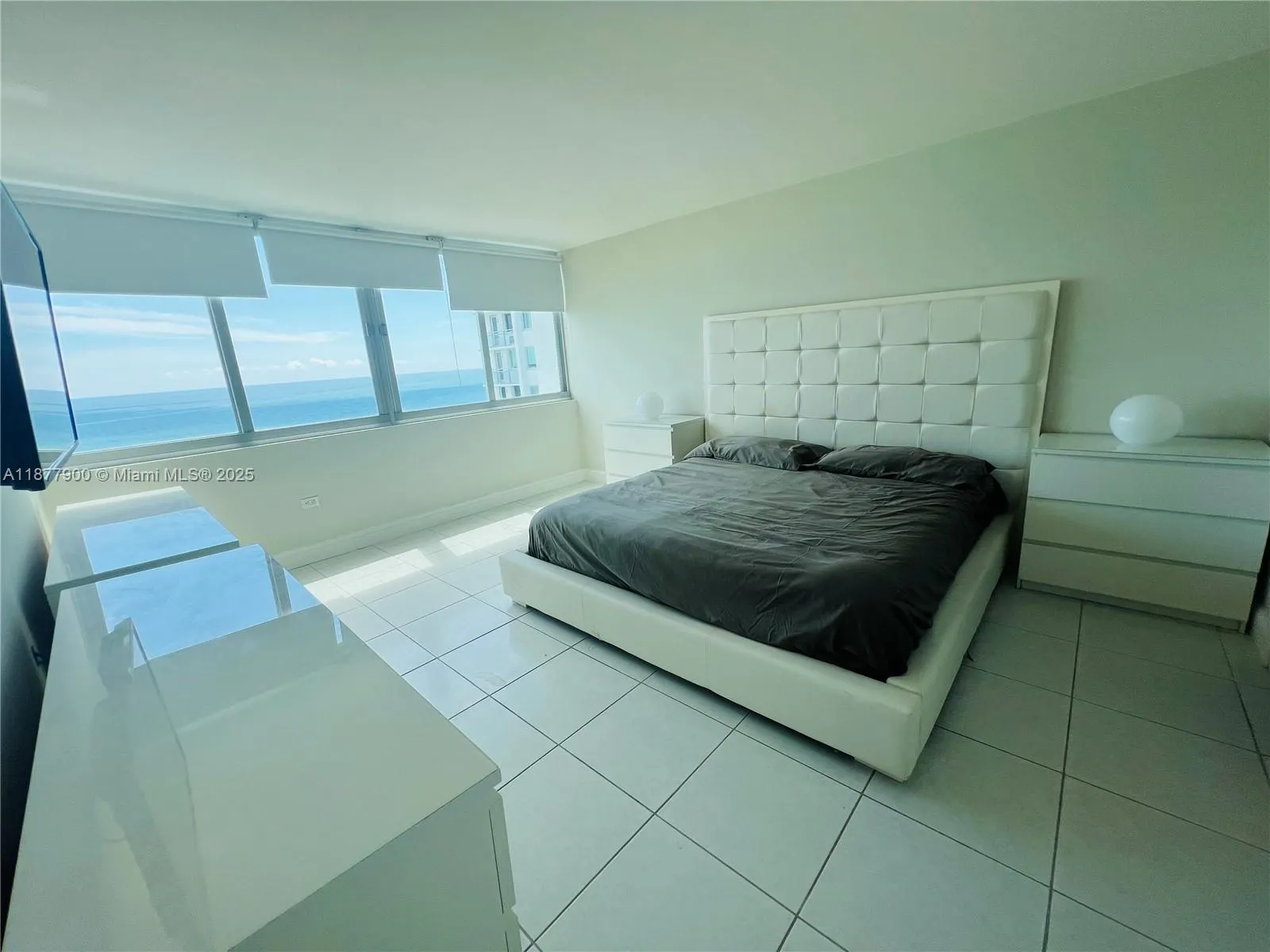7135 Collins Ave, #1406