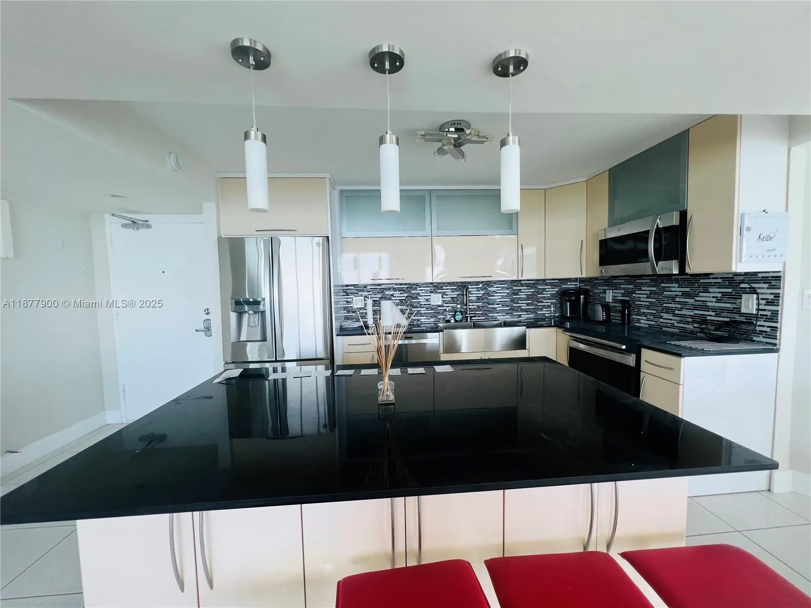 7135 Collins Ave, #1406