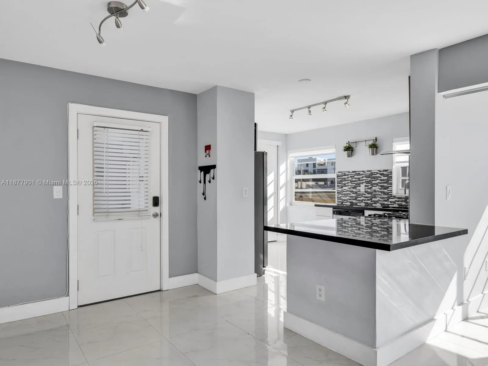 525 Meridian Ave, #307