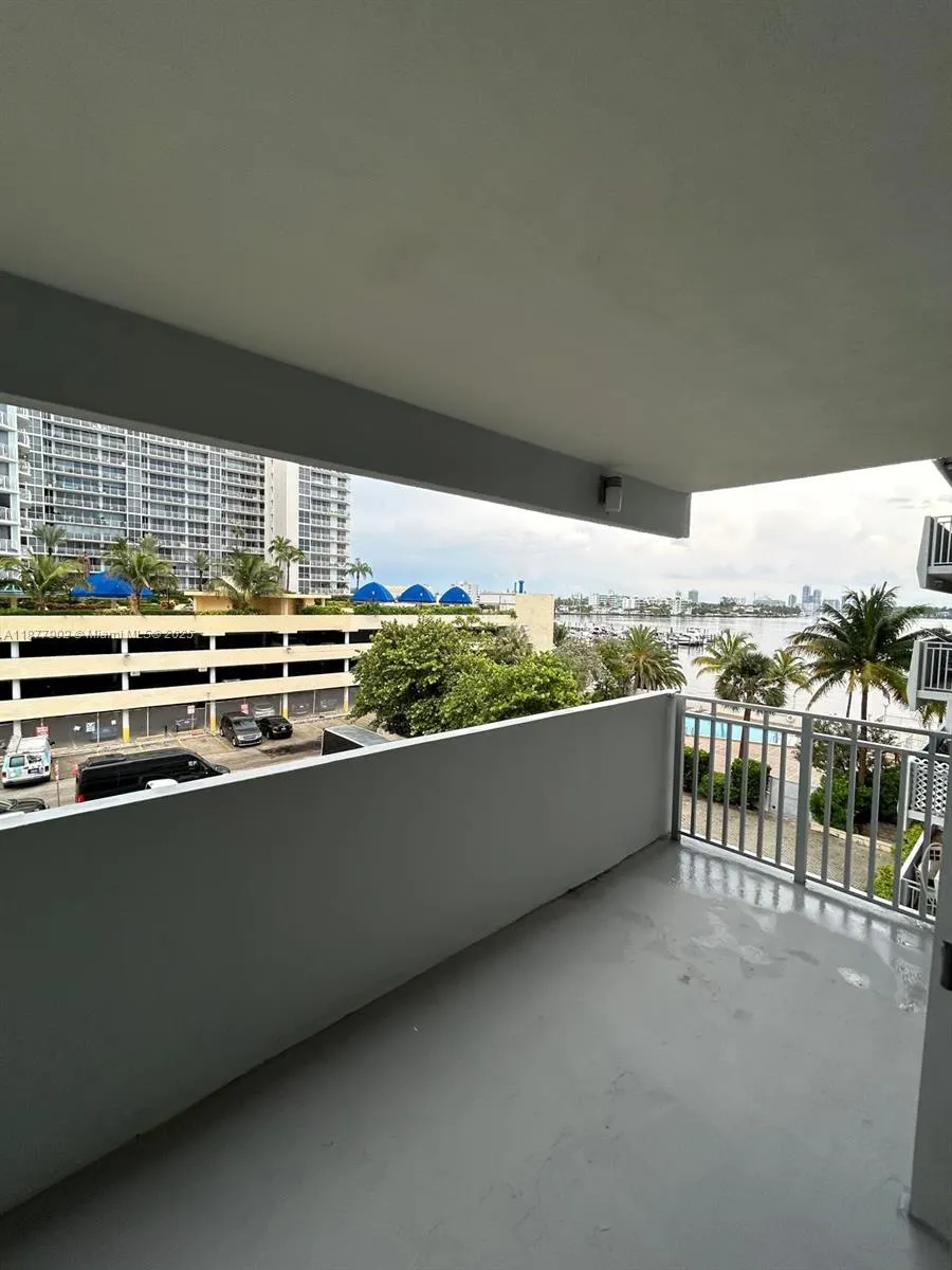7545 E Treasure Dr, #4D