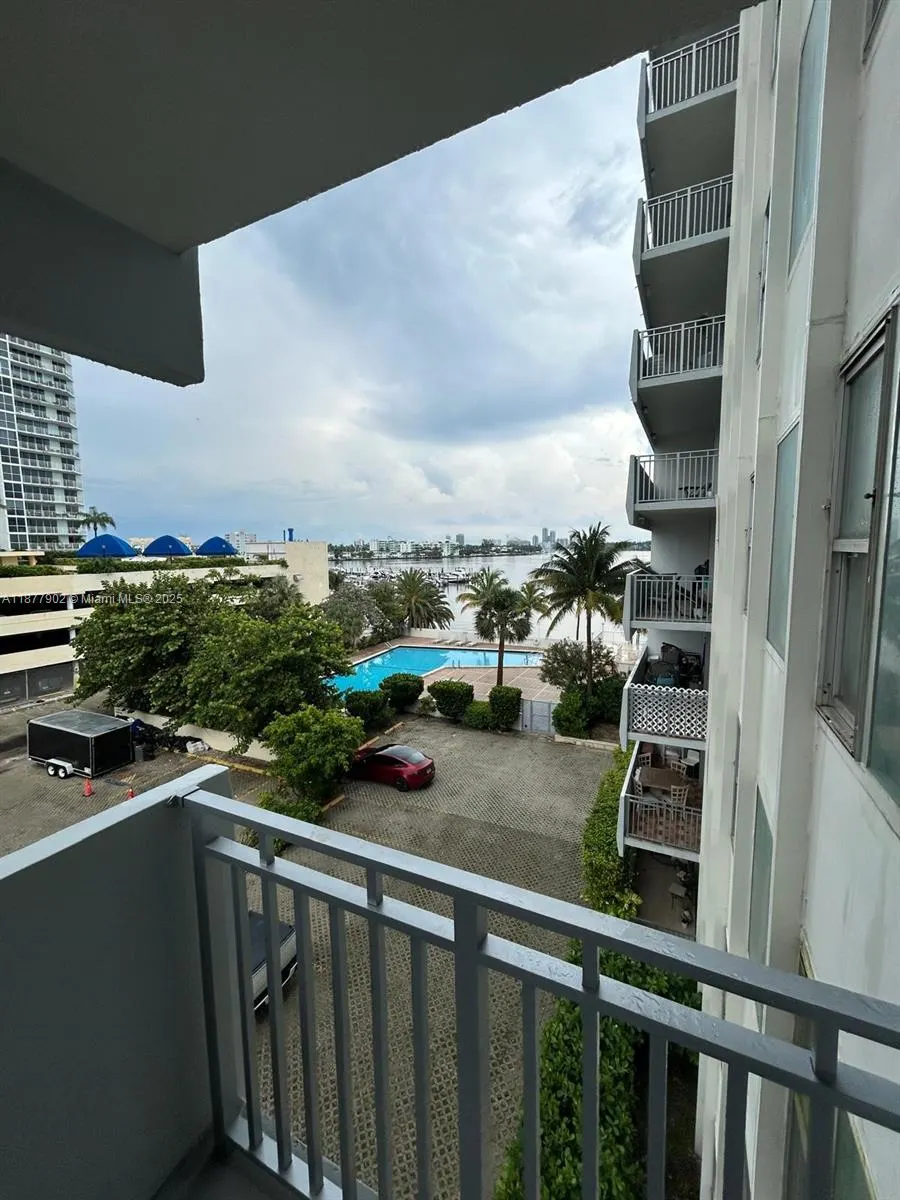 7545 E Treasure Dr, #4D