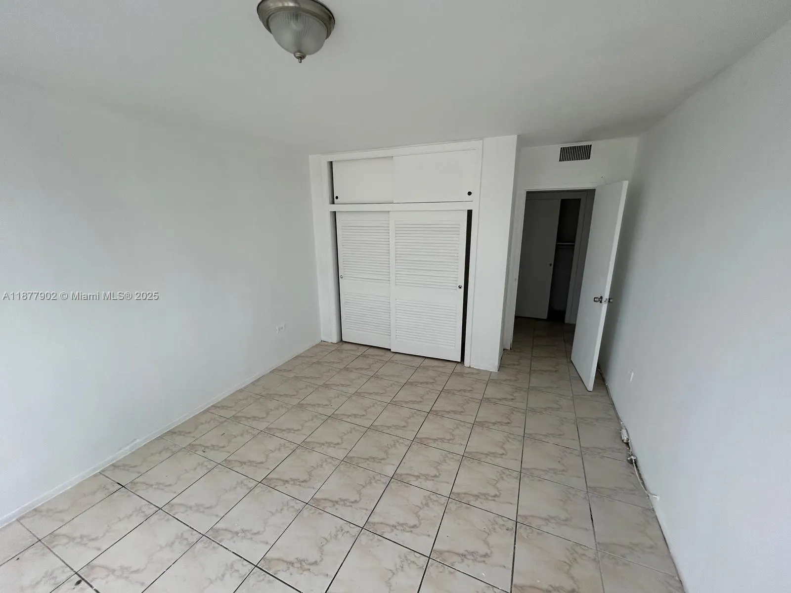 7545 E Treasure Dr, #4D