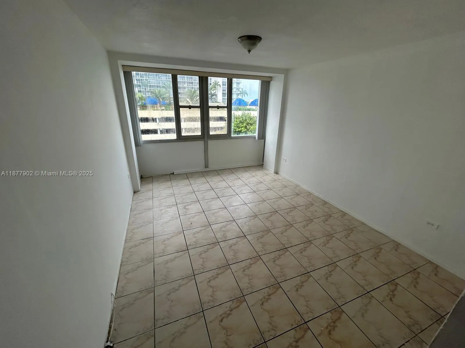 7545 E Treasure Dr, #4D