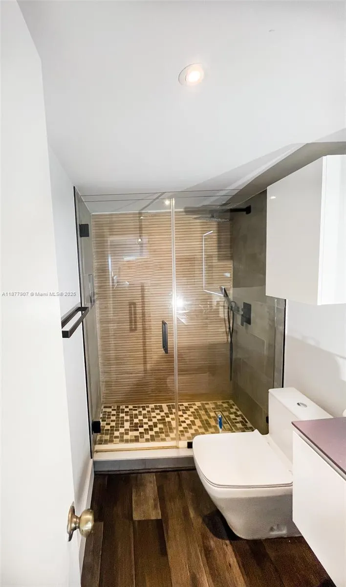 340 Sunset Dr, #907