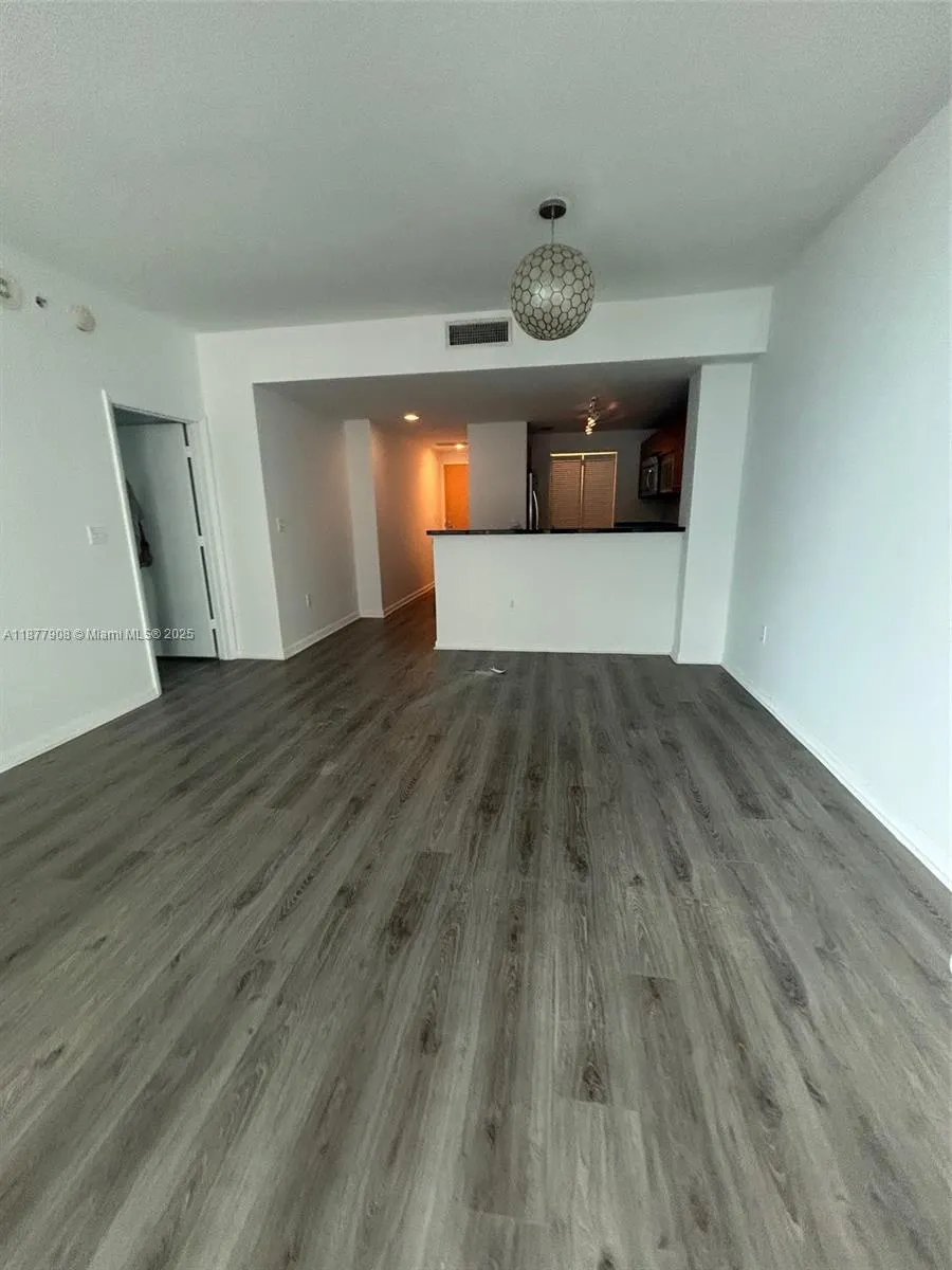 244 Biscayne Blvd, #1606
