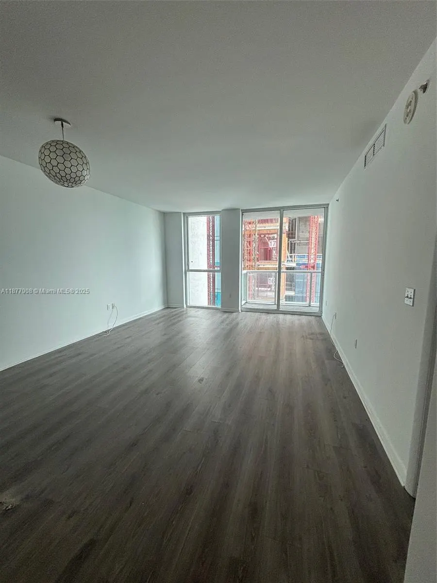 244 Biscayne Blvd, #1606