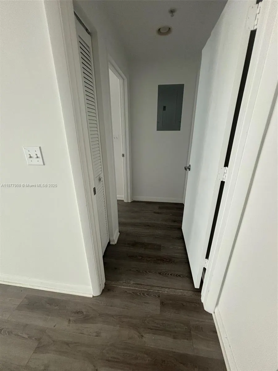 244 Biscayne Blvd, #1606