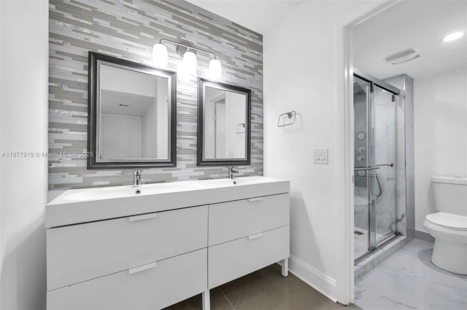398 Lakeview Dr, #205