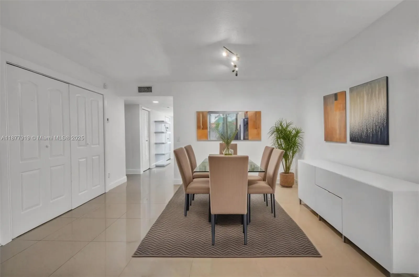 398 Lakeview Dr, #205