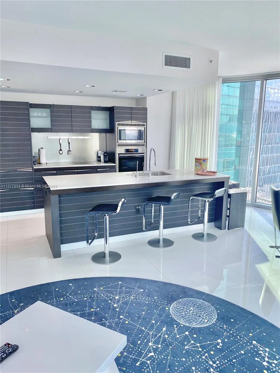 200 Biscayne Boulevard Way, #3801