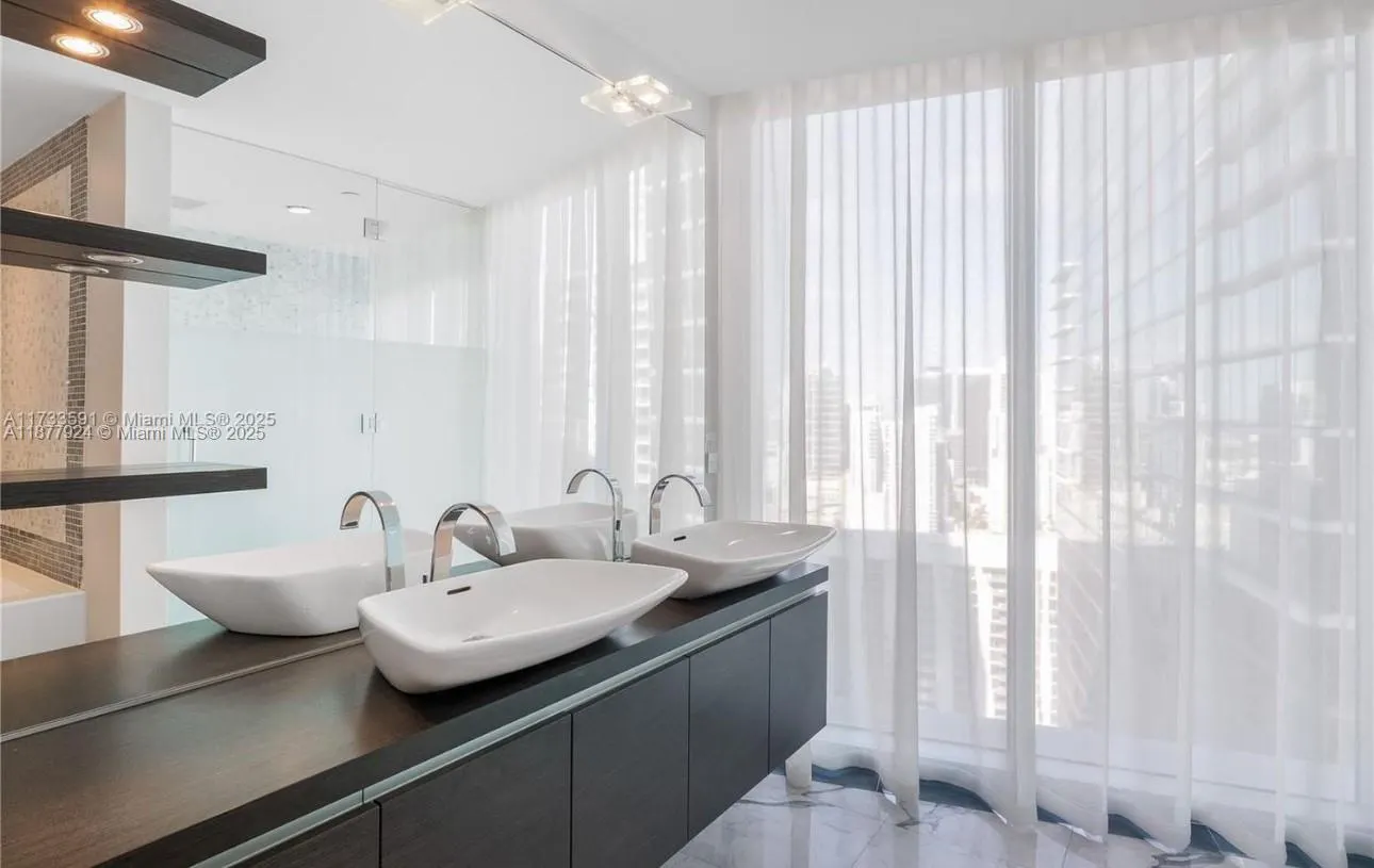 200 Biscayne Boulevard Way, #3801