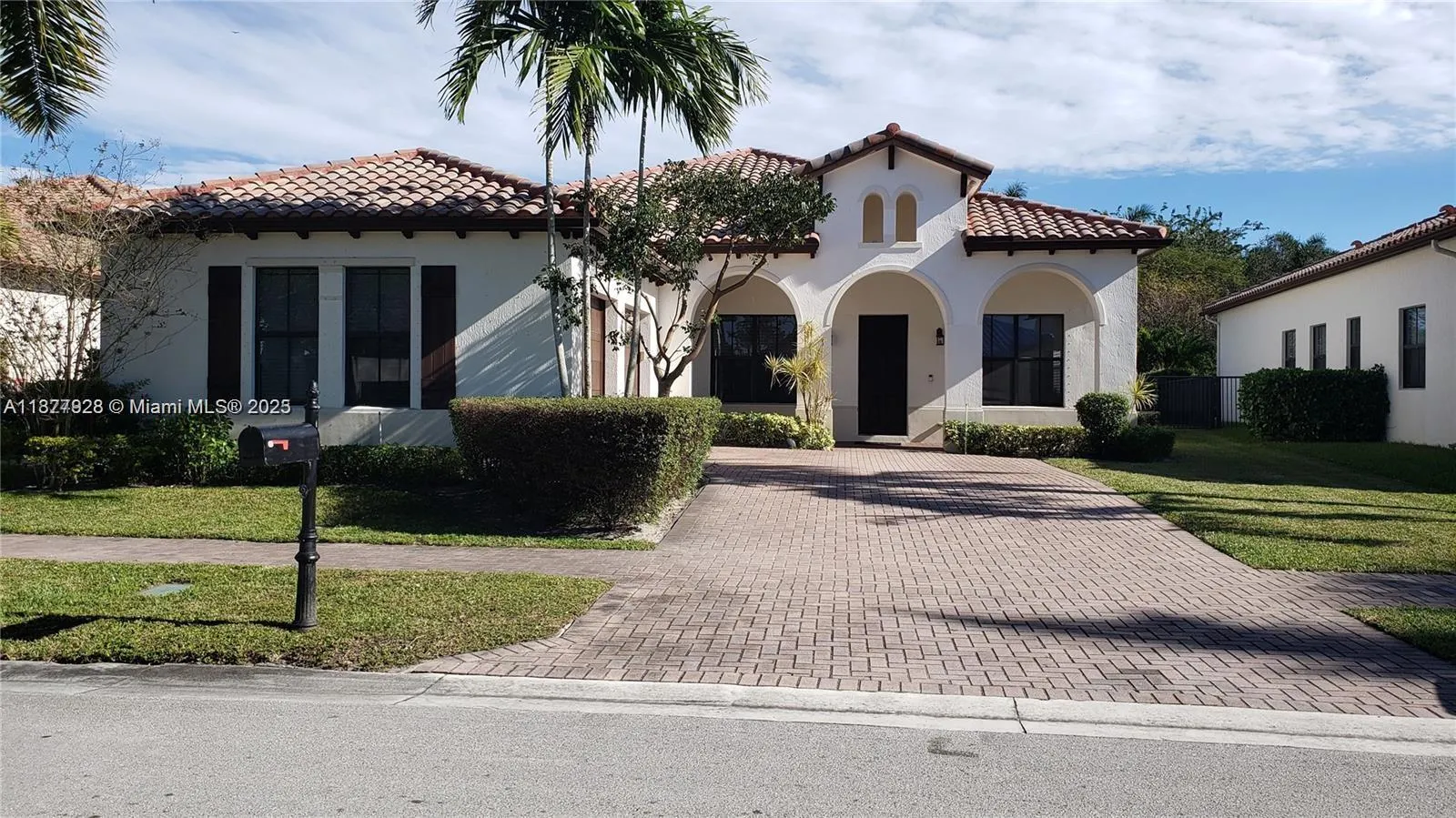 8280 NW 28th St