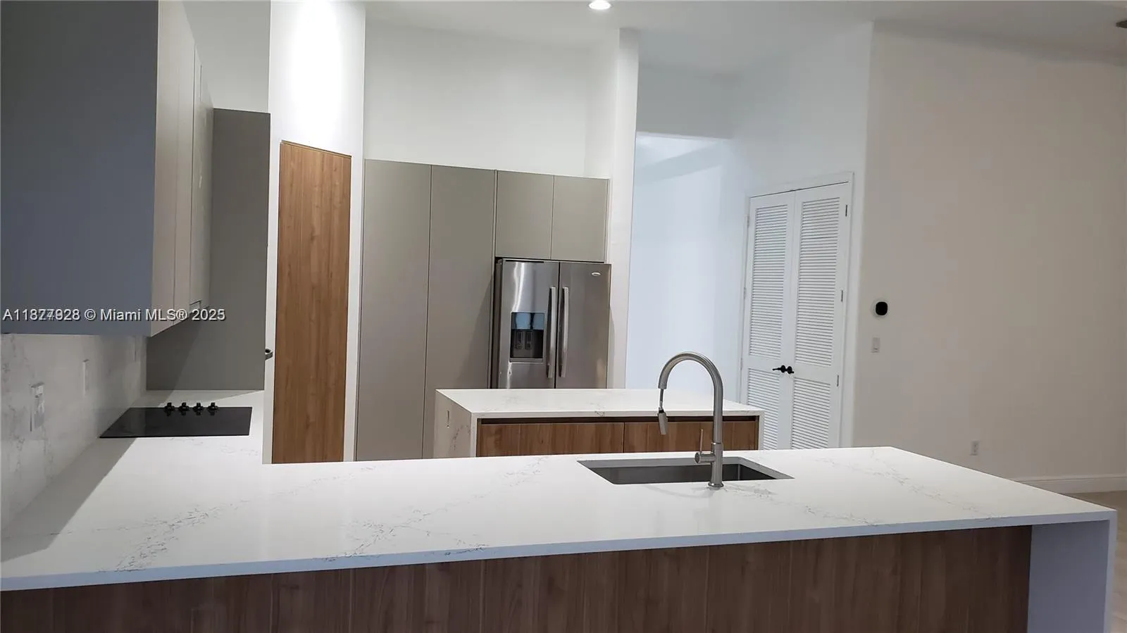 8280 NW 28th St