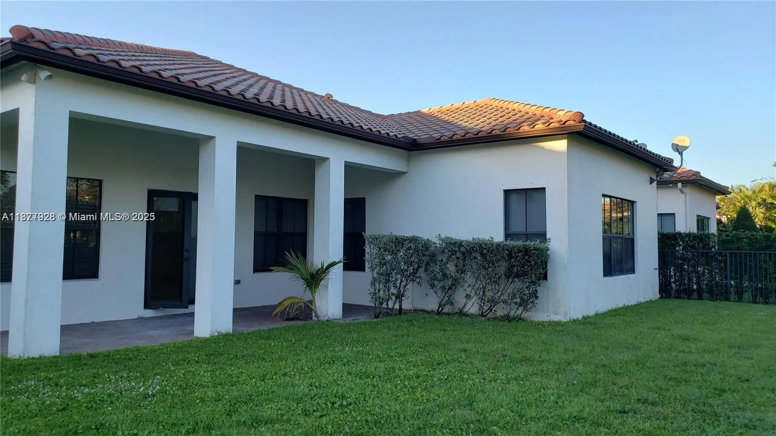 8280 NW 28th St