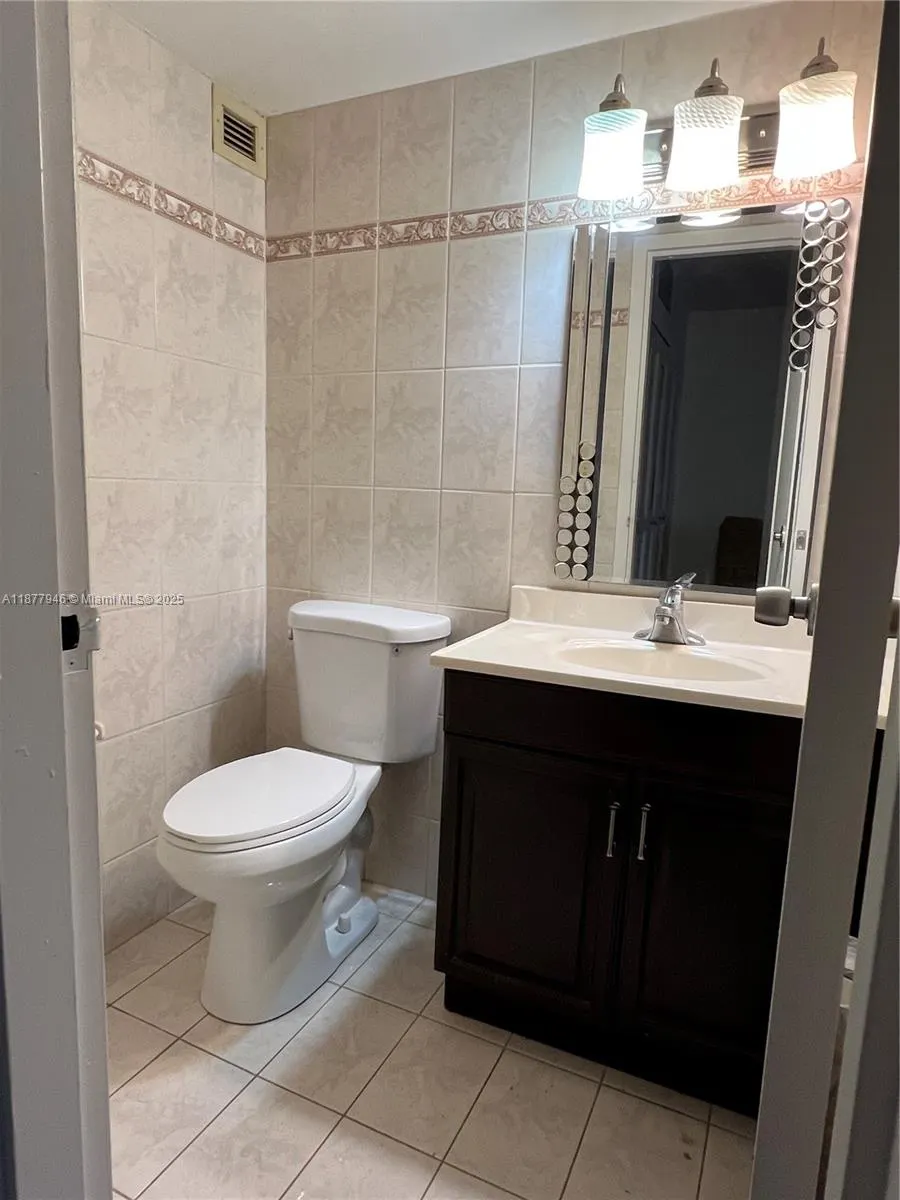 16909 N Bay Rd, #904