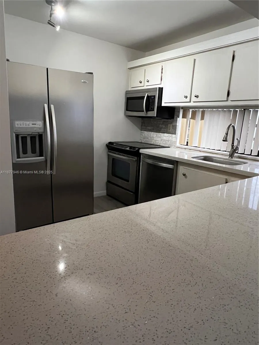 16909 N Bay Rd, #904