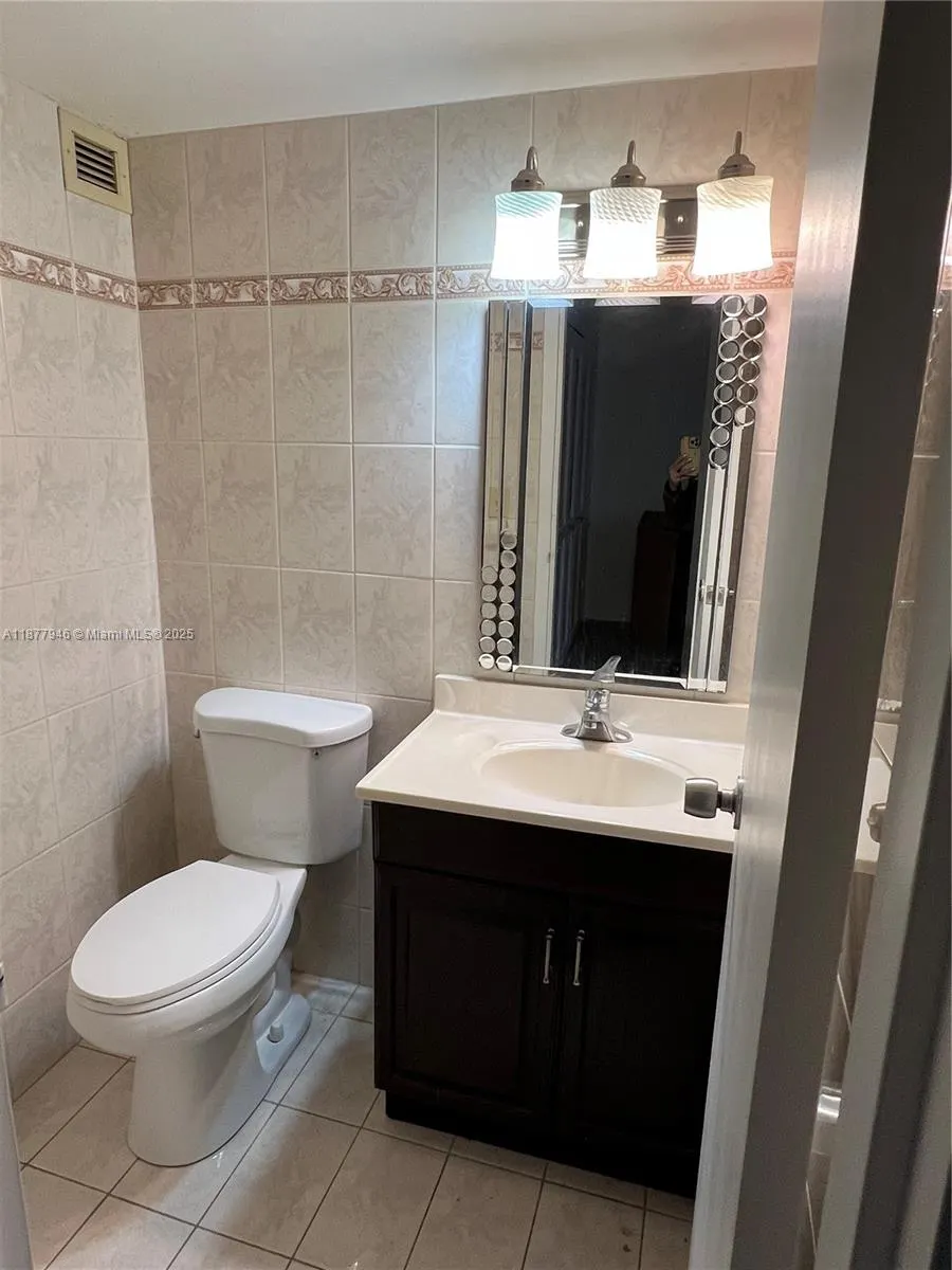 16909 N Bay Rd, #904