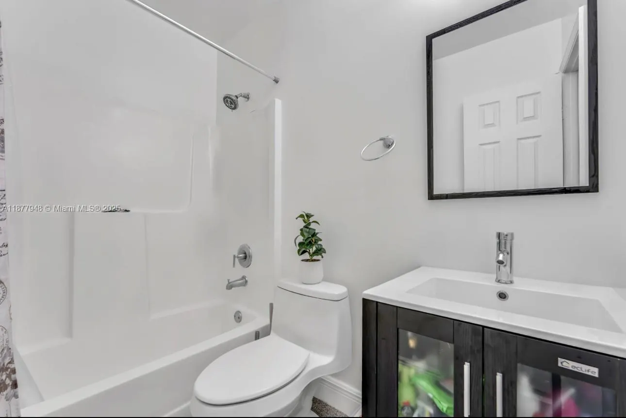 660 W Park Dr, #1-203