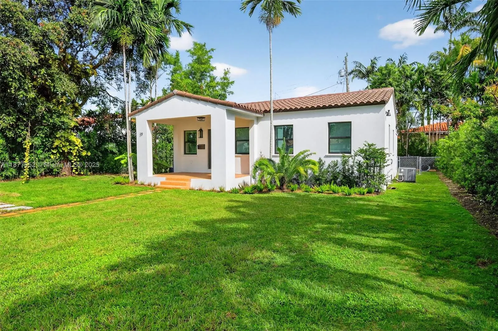 29 Alcantarra Ave