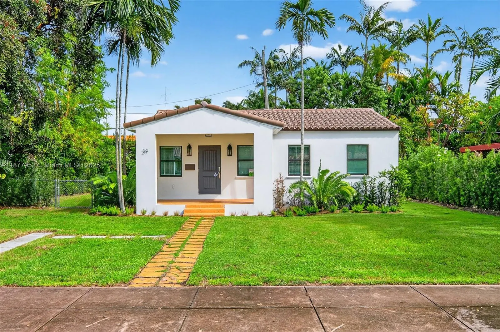 29 Alcantarra Ave