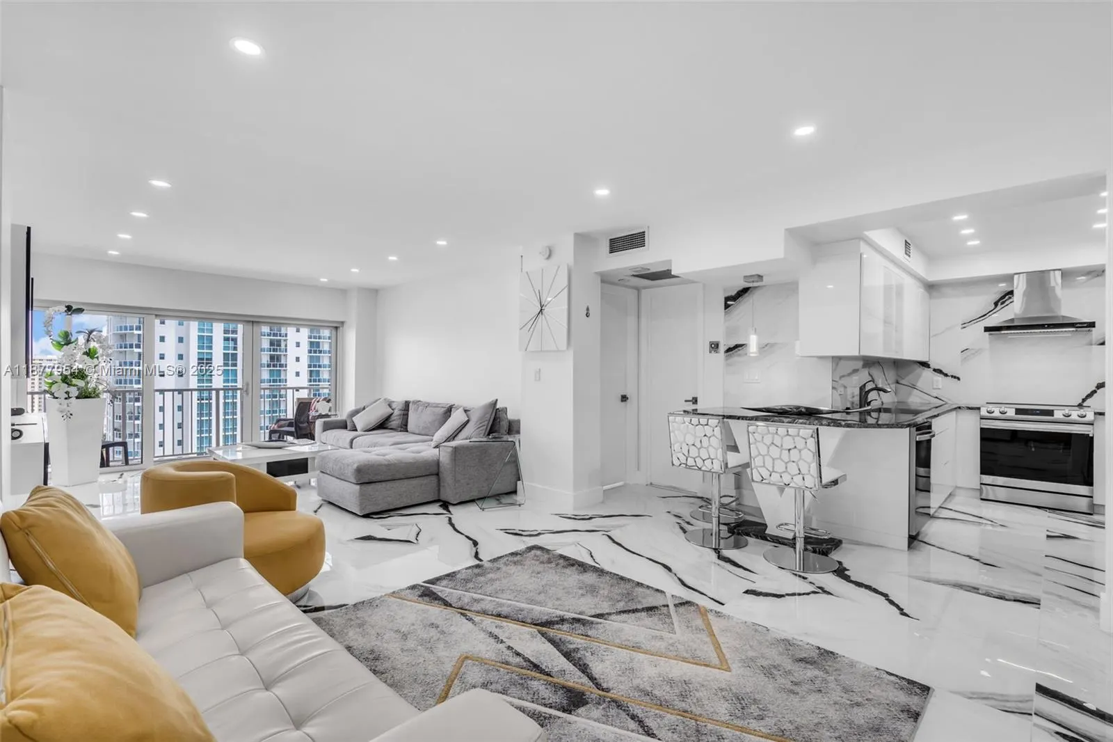 1965 S Ocean Dr, #15B