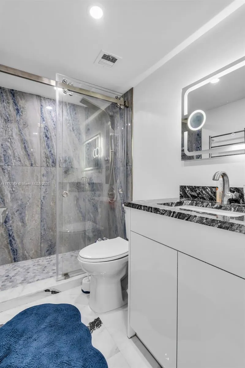 1965 S Ocean Dr, #15B