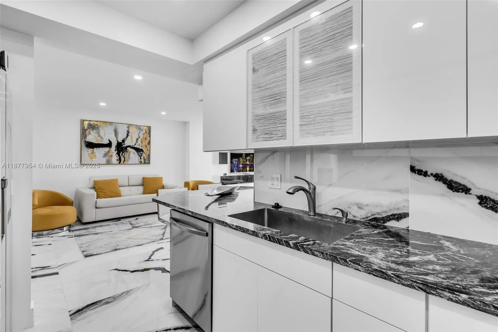 1965 S Ocean Dr, #15B