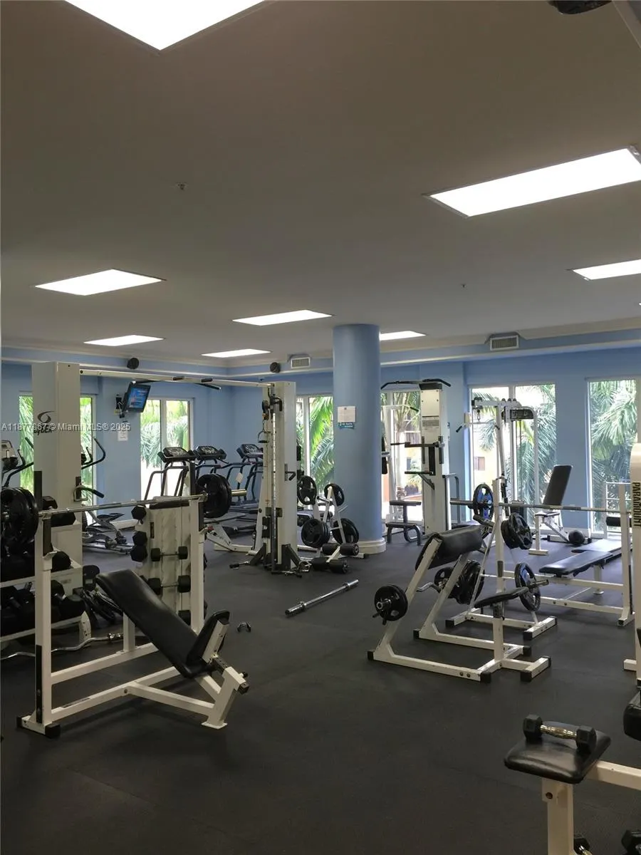 5091 NW 7th St, #1007