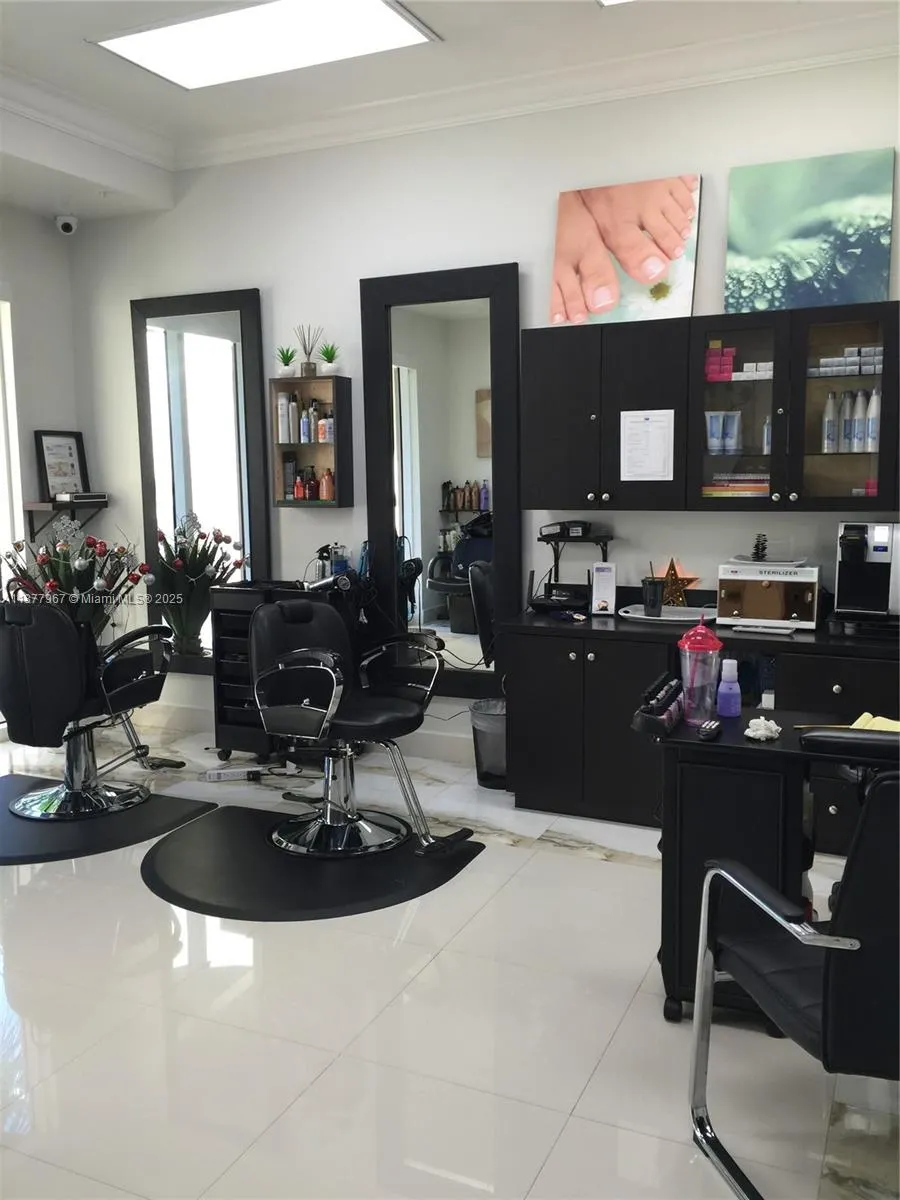 5091 NW 7th St, #1007