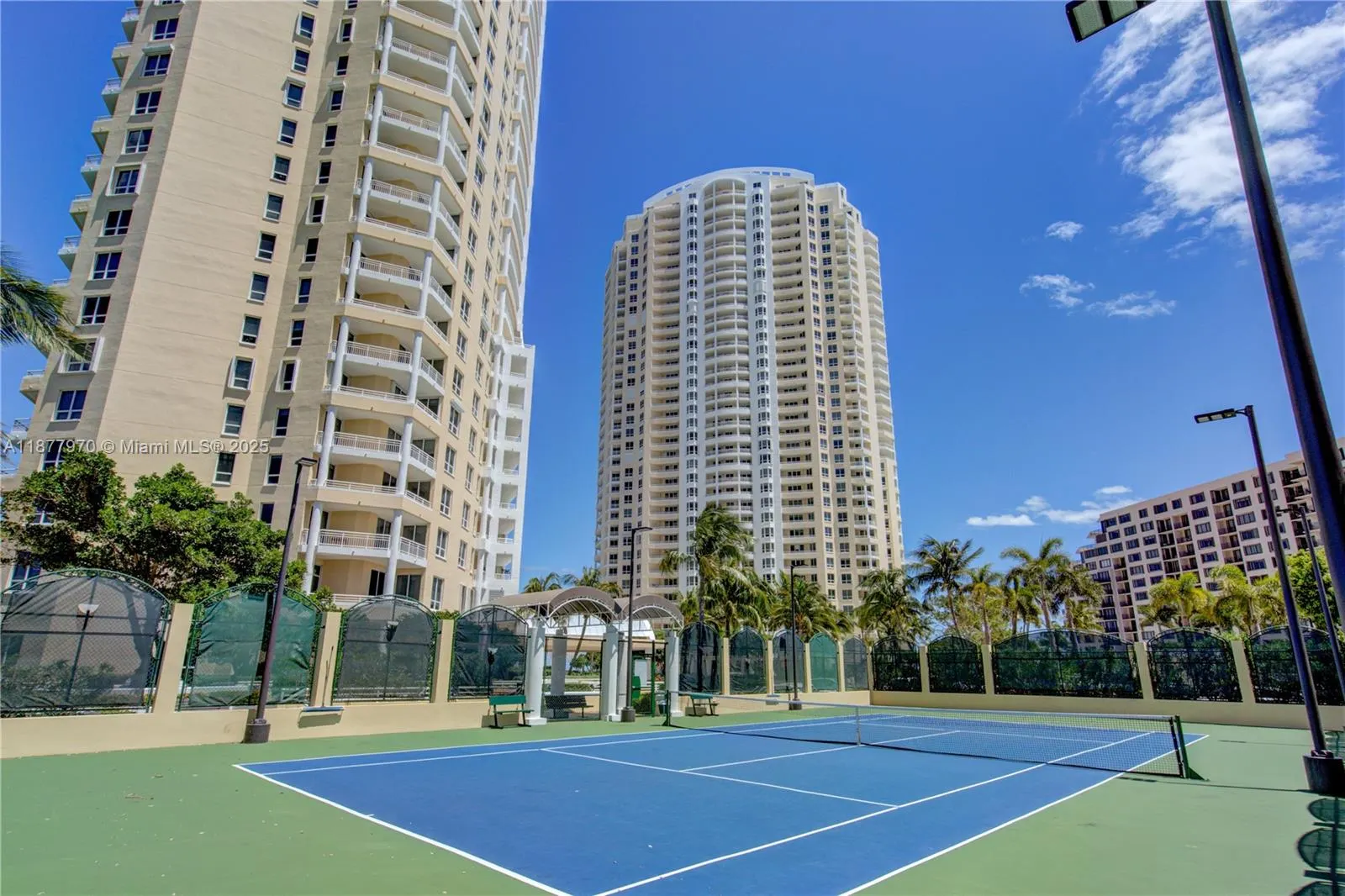 848 Brickell Key Dr, #2502