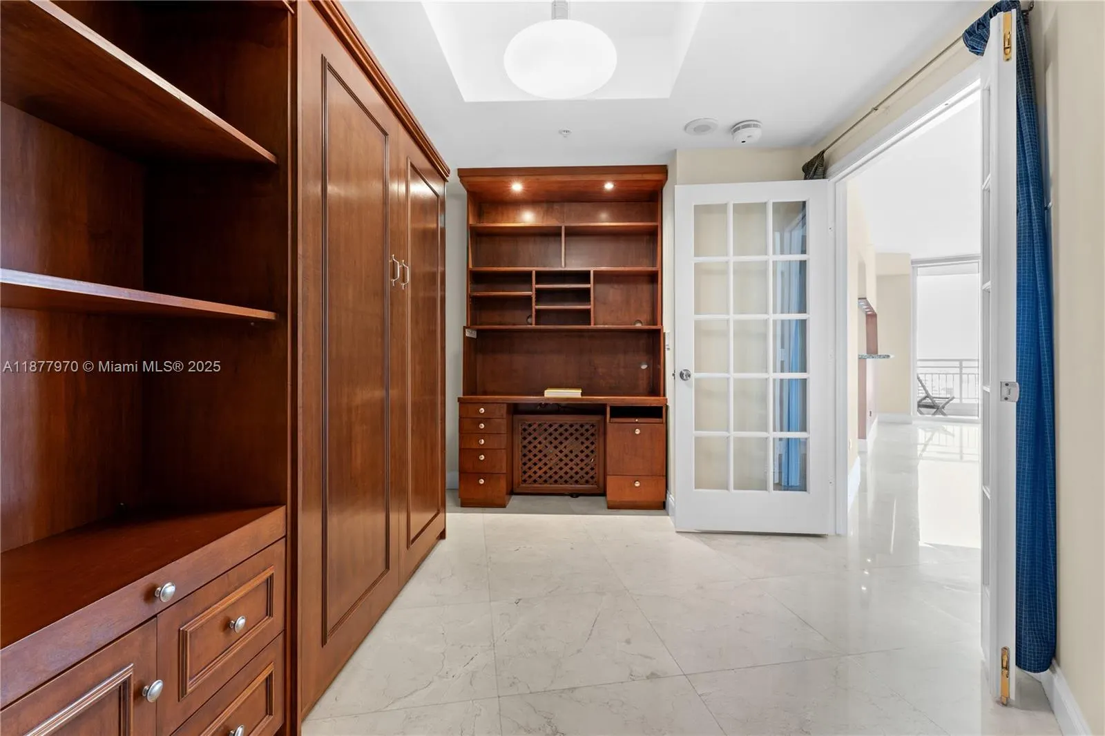848 Brickell Key Dr, #2502
