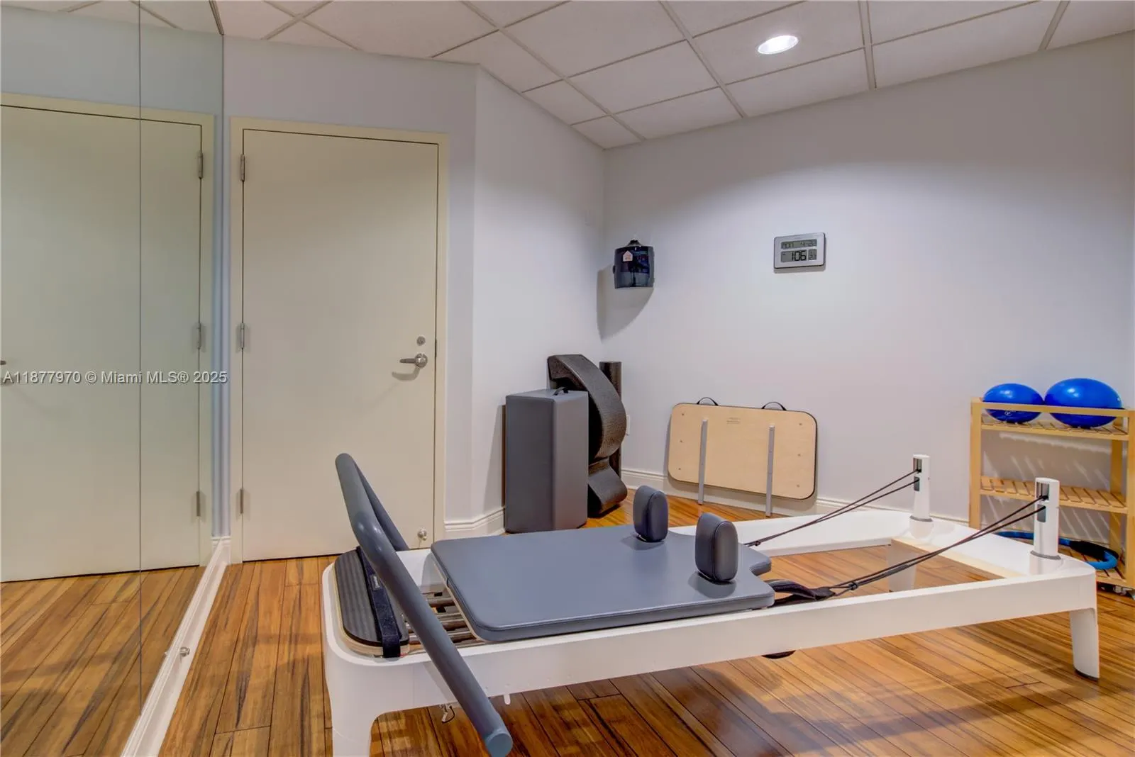 848 Brickell Key Dr, #2502