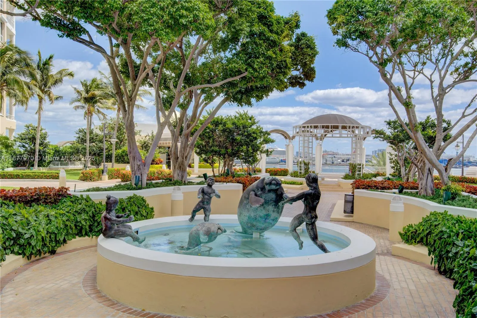848 Brickell Key Dr, #2502