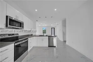 928/930 HEPBURN AVE
