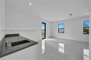 928/930 HEPBURN AVE