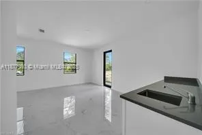 928/930 HEPBURN AVE
