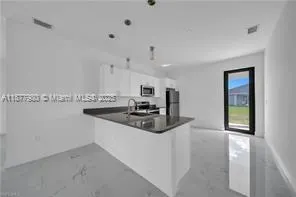 928/930 HEPBURN AVE