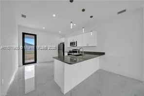 928/930 HEPBURN AVE